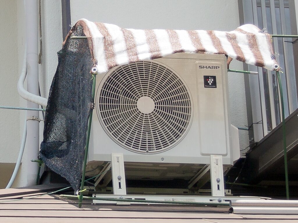 2階のエアコン室外機カバーを設置する - ほどほどDIY